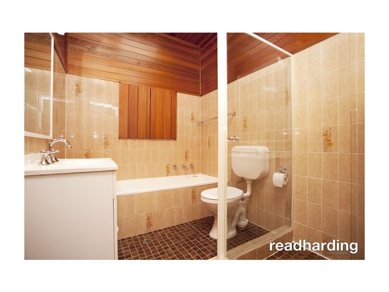 11 Clarke Street, Peakhurst NSW 2210