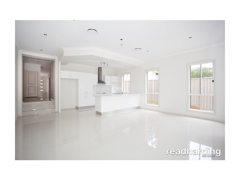 7a Peace Ave, Peakhurst Heights NSW 2210