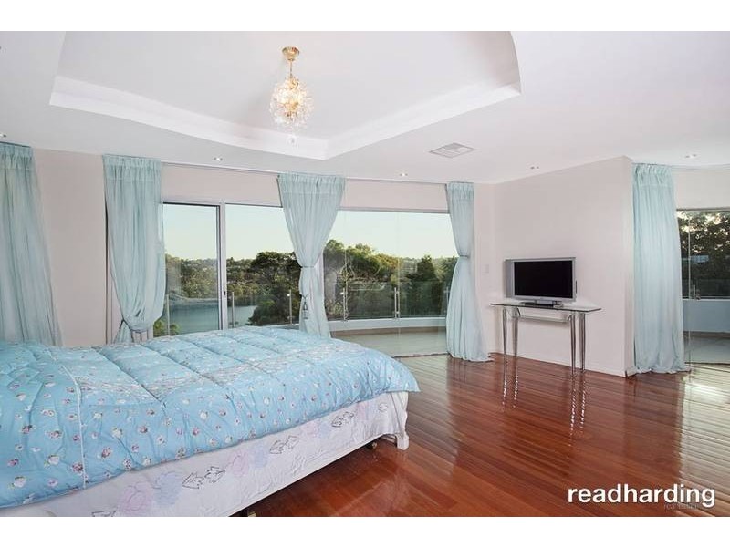 5 Tea Tree Place, Lugarno NSW 2210
