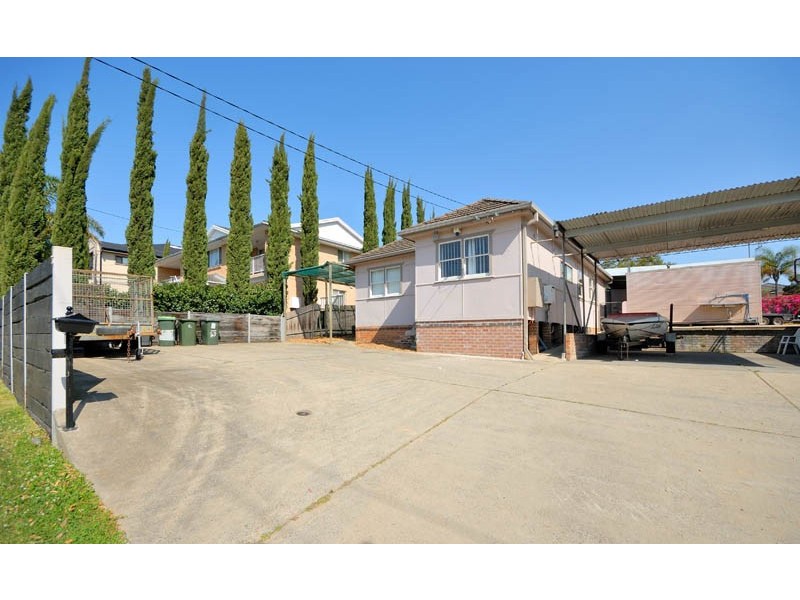 39 Anderson Road, Mortdale NSW 2223