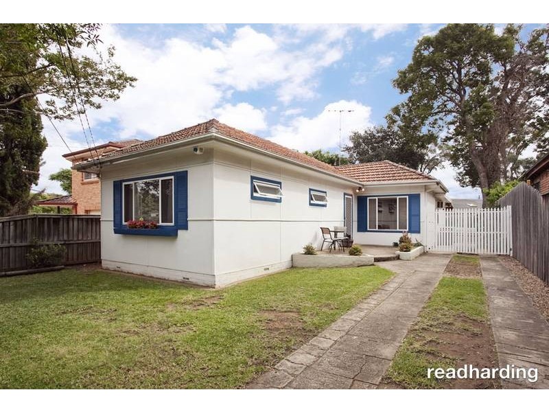 866 Forest Rd, Peakhurst NSW 2210