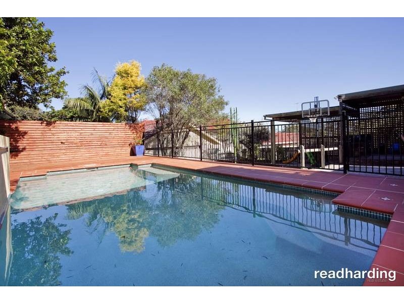 11 Grandview Cres, Lugarno NSW 2210