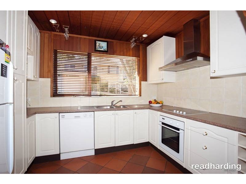 32 Robyn Street ( Entry via 32 Kara Lane ), Peakhurst Heights NSW 2210