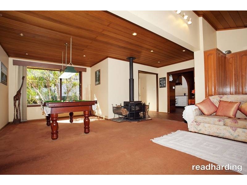 32 Robyn Street ( Entry via 32 Kara Lane ), Peakhurst Heights NSW 2210