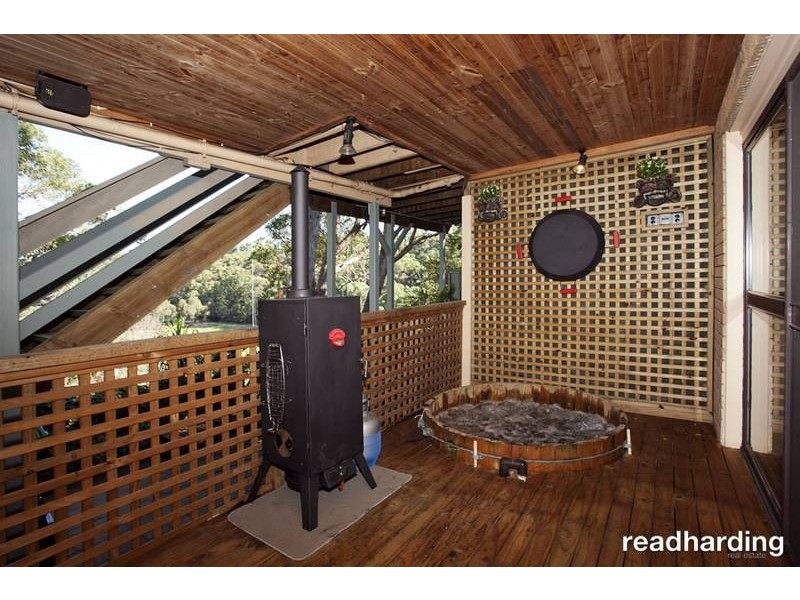 32 Robyn Street ( Entry via 32 Kara Lane ), Peakhurst Heights NSW 2210