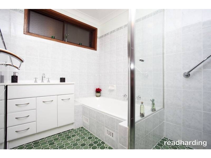 5 Ocean Place, Illawong NSW 2234