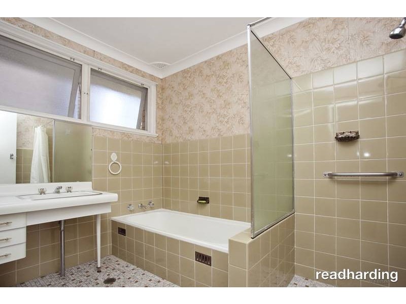 10 Shade Place, Lugarno NSW 2210