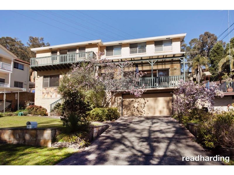 9 Murdock Crescent, Lugarno NSW 2210