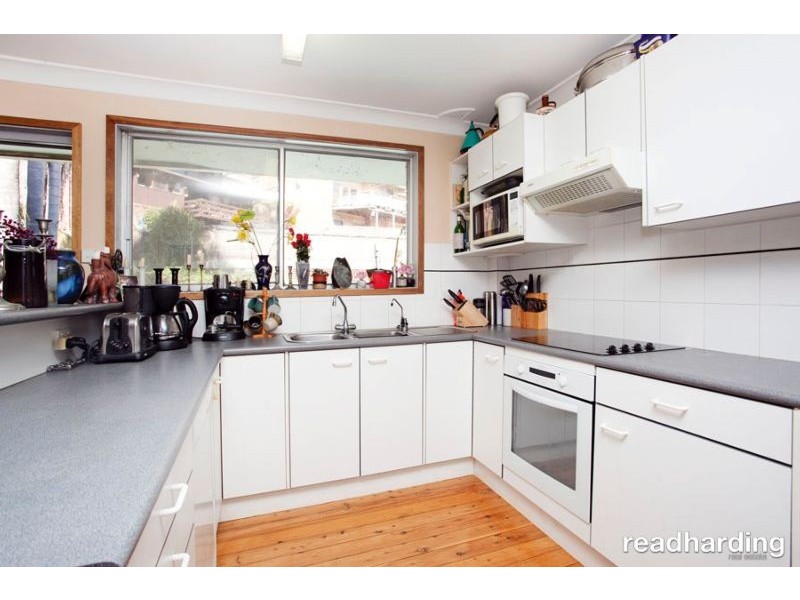 9 Murdock Crescent, Lugarno NSW 2210