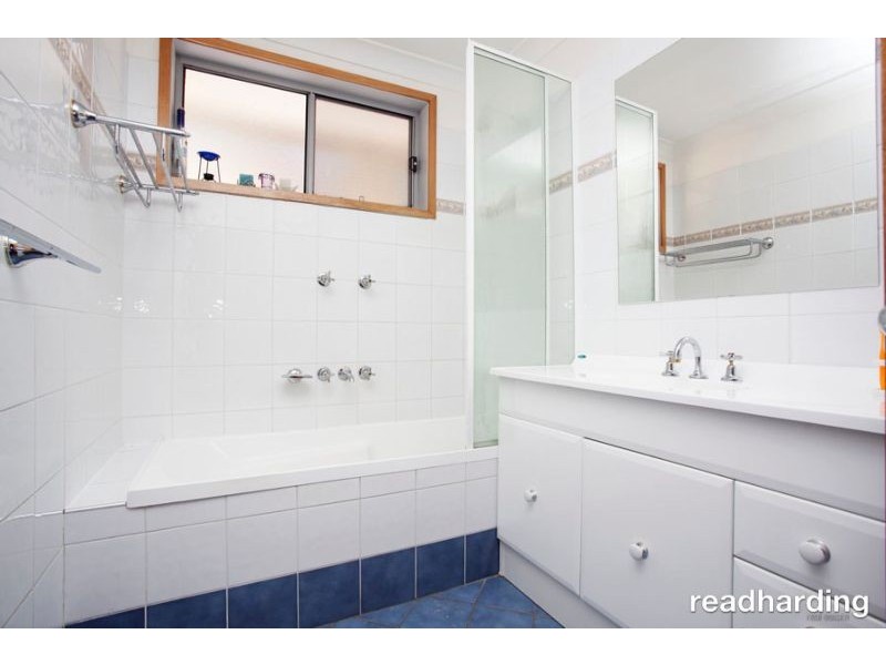 9 Murdock Crescent, Lugarno NSW 2210