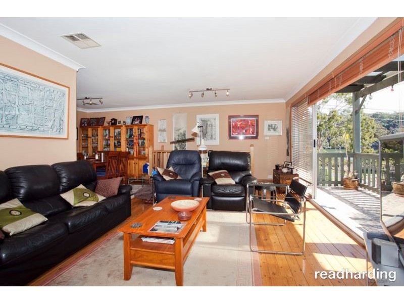 9 Murdock Crescent, Lugarno NSW 2210