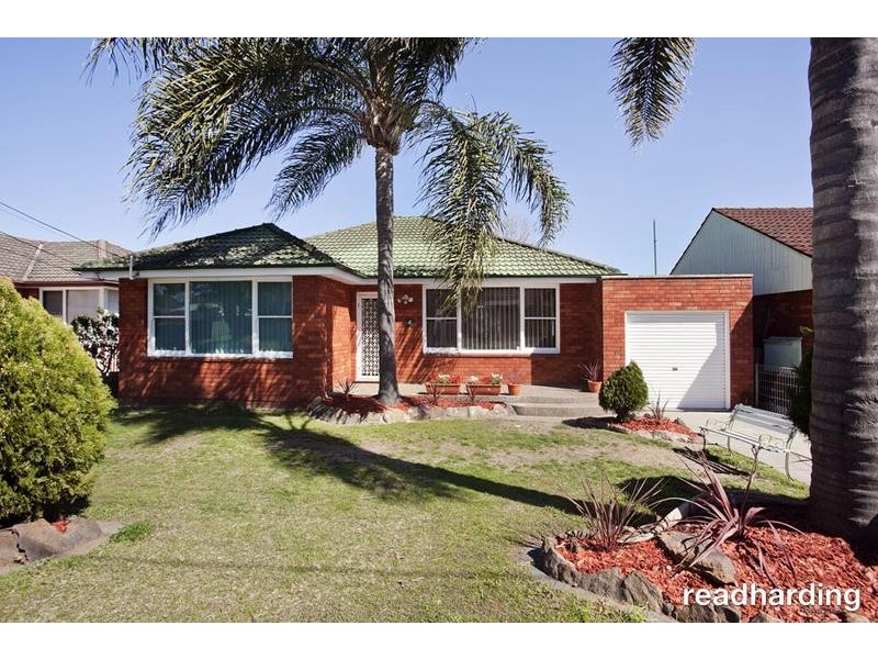 7 Bradley Cres, Wiley Park NSW 2195