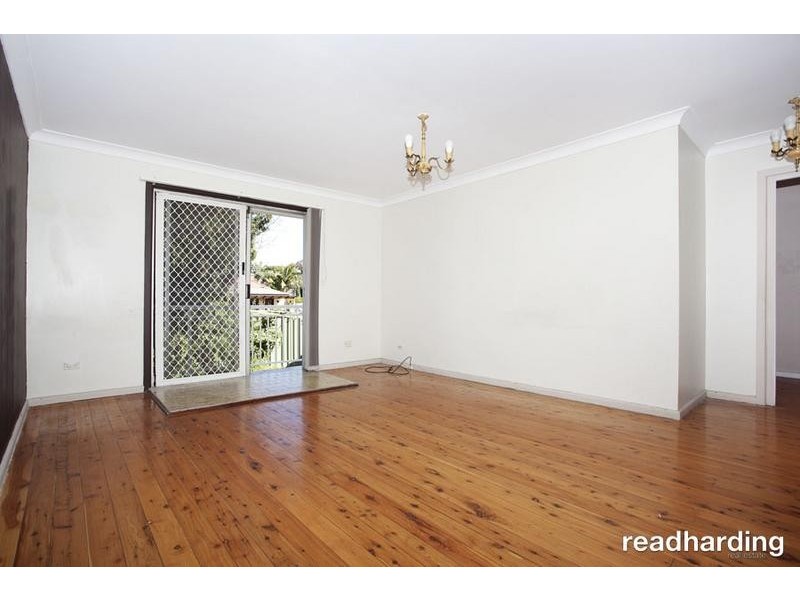 7 Bradley Cres, Wiley Park NSW 2195