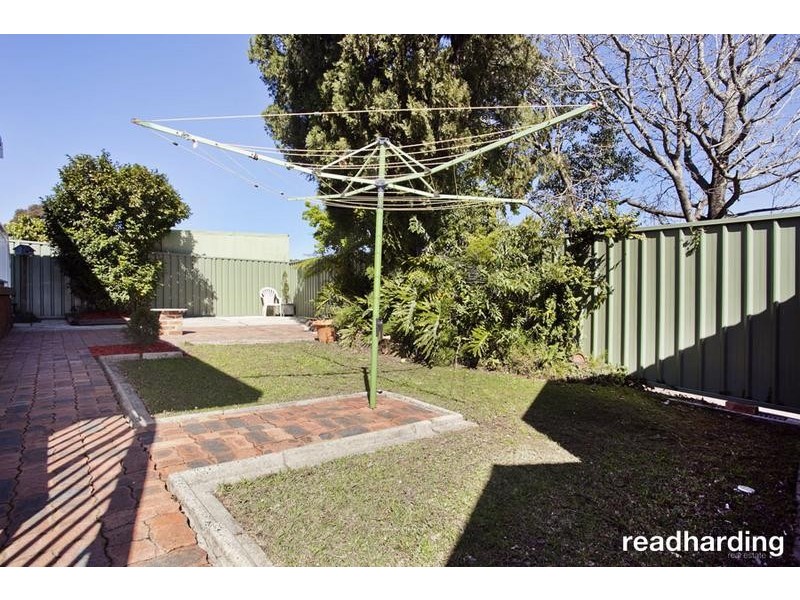 7 Bradley Cres, Wiley Park NSW 2195