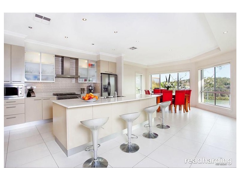 2 Tea Tree Place, Lugarno NSW 2210