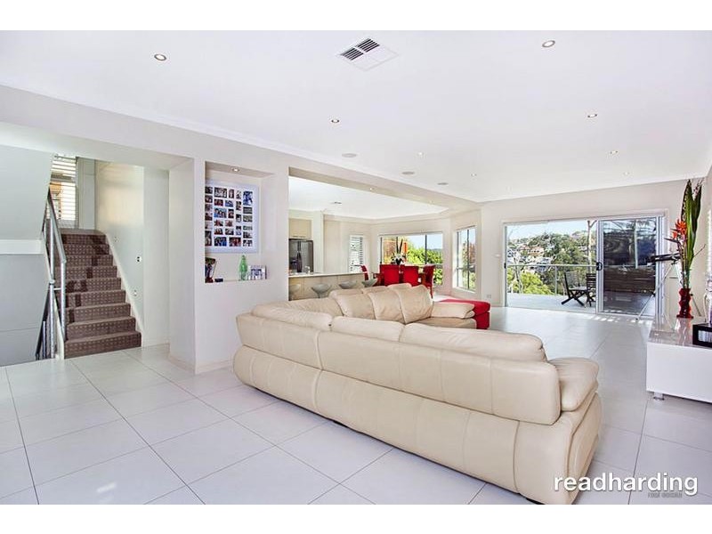 2 Tea Tree Place, Lugarno NSW 2210