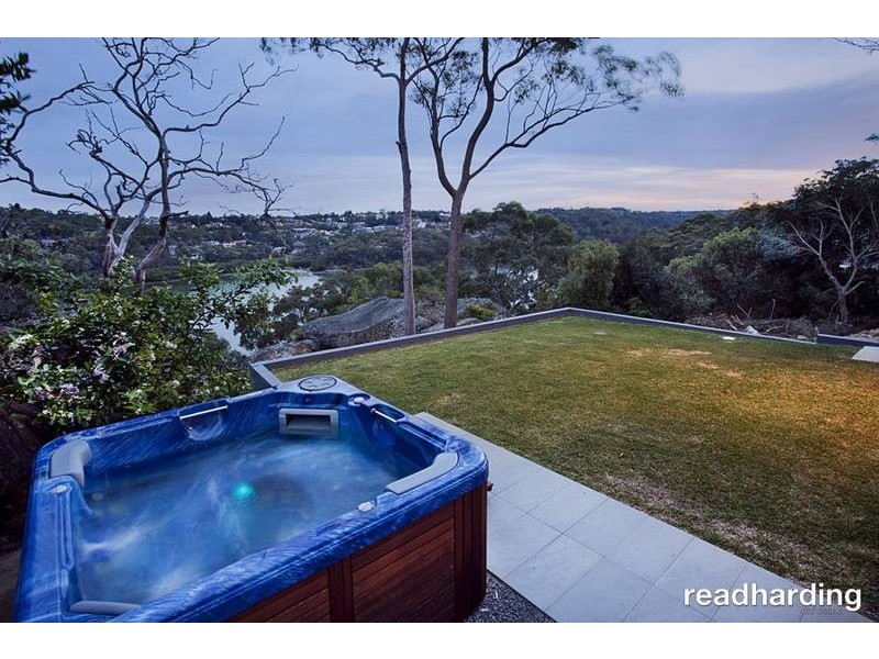 2 Tea Tree Place, Lugarno NSW 2210