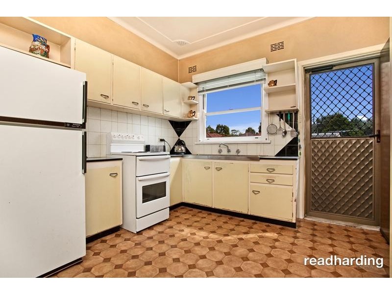 2 Lilydale Avenue, Peakhurst NSW 2210