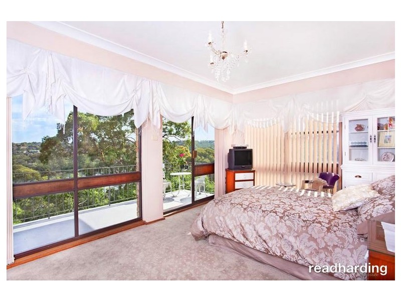 19 Woodlands Ave, Lugarno NSW 2210