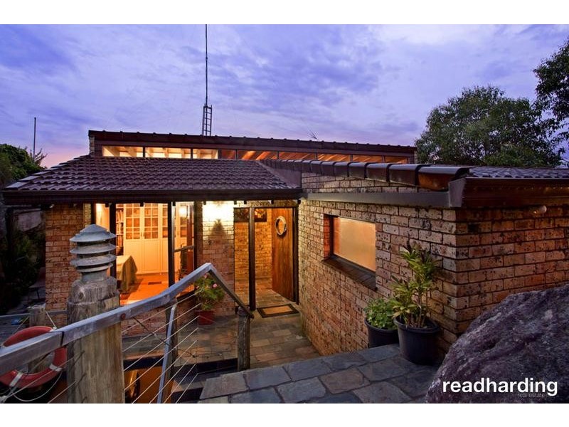 19 Woodlands Ave, Lugarno NSW 2210