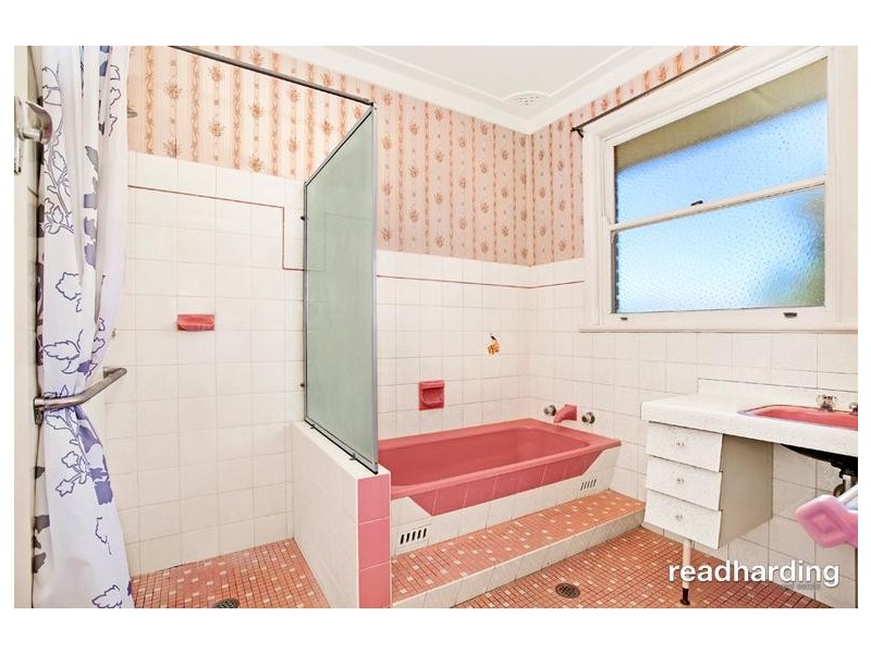 4 Taffs Avenue, Lugarno NSW 2210