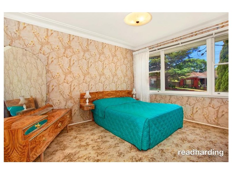 4 Taffs Avenue, Lugarno NSW 2210