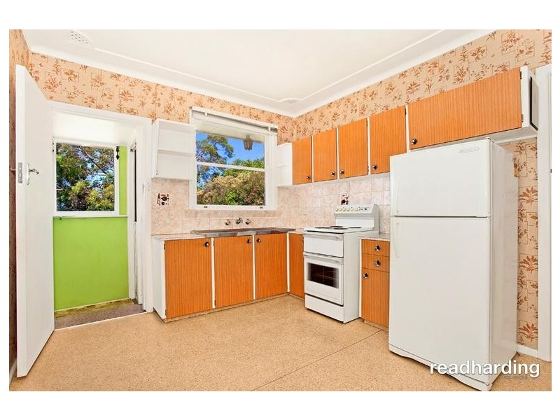 4 Taffs Avenue, Lugarno NSW 2210