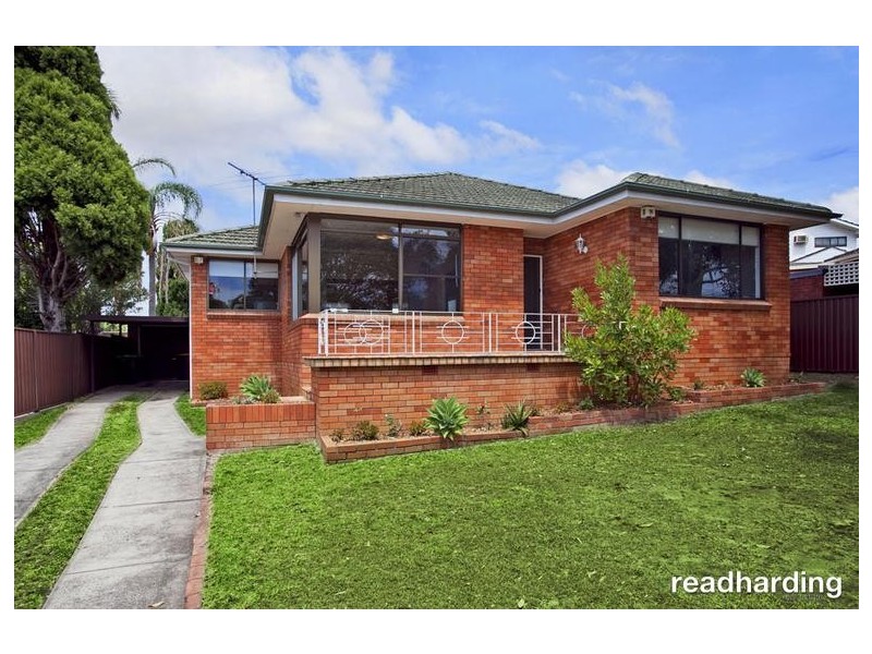 2 Waterside Pde, Peakhurst Heights NSW 2210