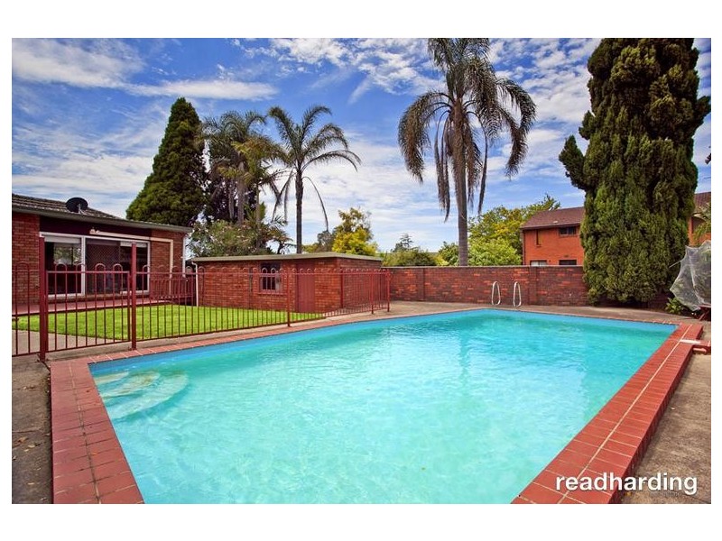 2 Waterside Pde, Peakhurst Heights NSW 2210