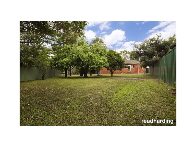 2 Berkeley St, Peakhurst Heights NSW 2210
