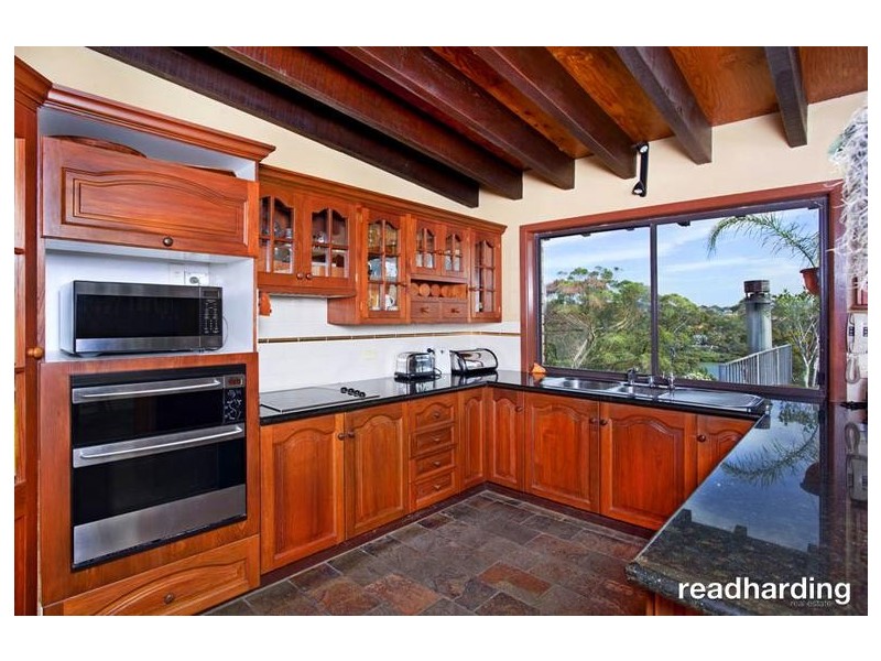 19 Woodlands Ave, Lugarno NSW 2210