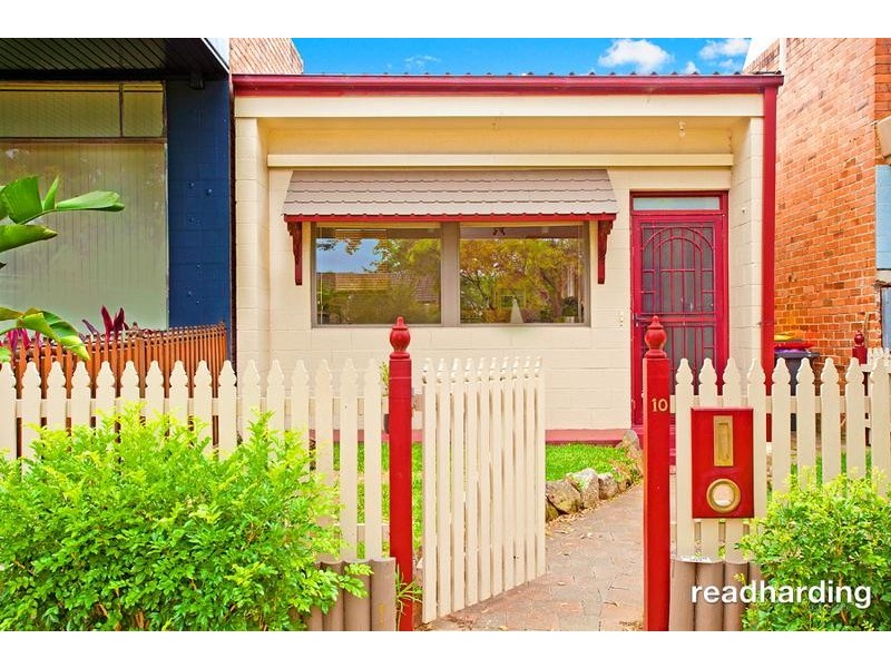 10 Balmoral Road, Mortdale NSW 2223