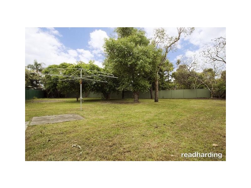 2 Berkeley St, Peakhurst Heights NSW 2210