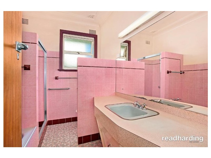 5 Bimbadeen Avenue, Lugarno NSW 2210