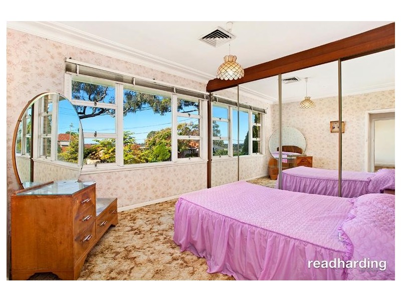 5 Bimbadeen Avenue, Lugarno NSW 2210