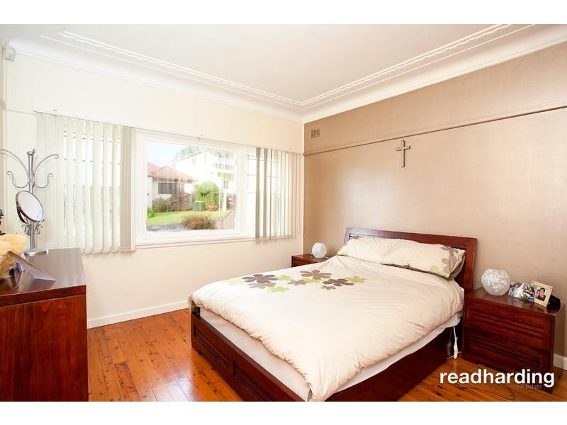 24 Greenlands Avenue, Peakhurst NSW 2210