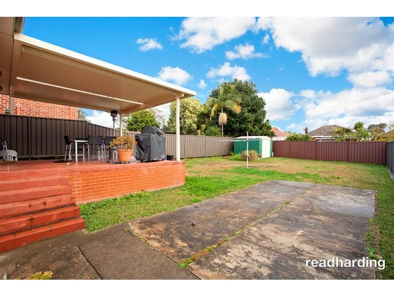 24 Greenlands Avenue, Peakhurst NSW 2210