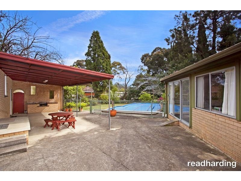 10 Coronation Avenue, Peakhurst NSW 2210