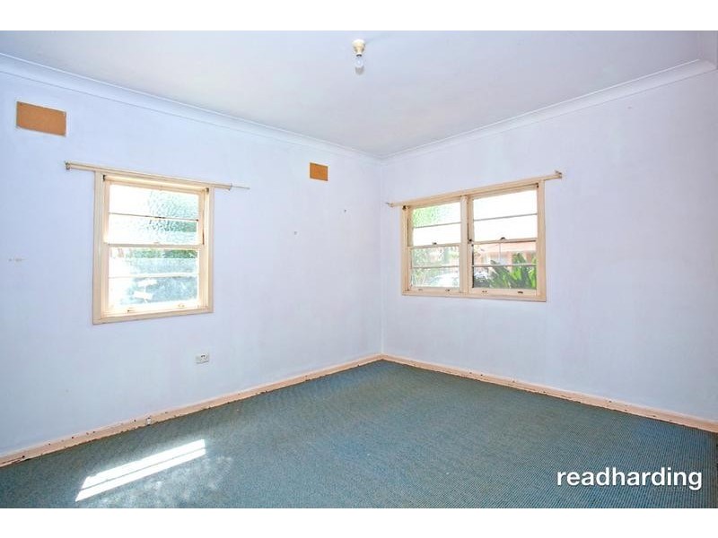 4 Loader Avenue, Beverly Hills NSW 2209