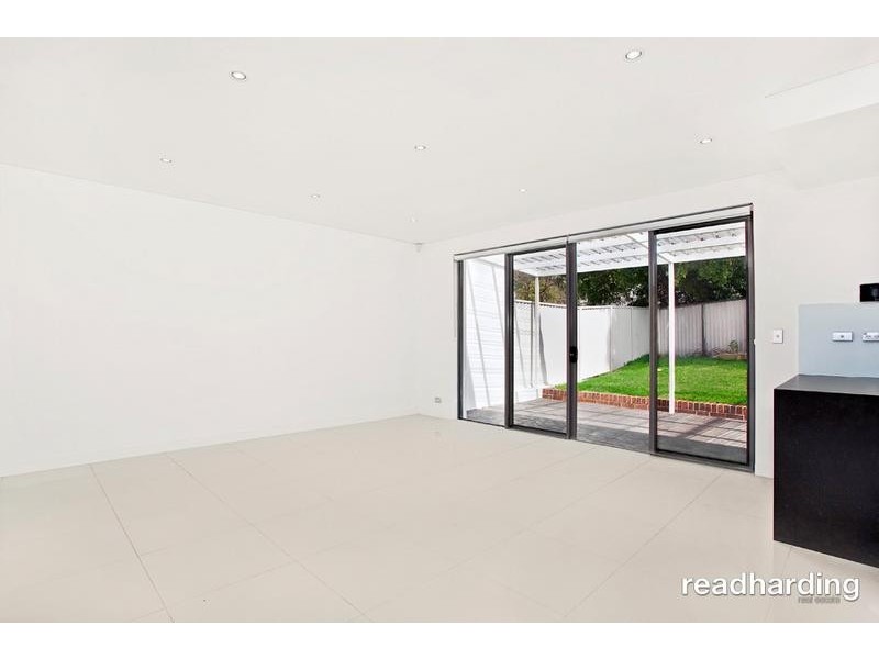 2 Bottlebrush Avenue, Lugarno NSW 2210