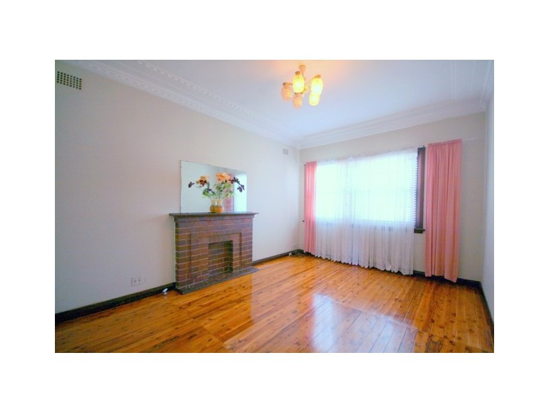 4 Lloyd Street, Oatley NSW 2223