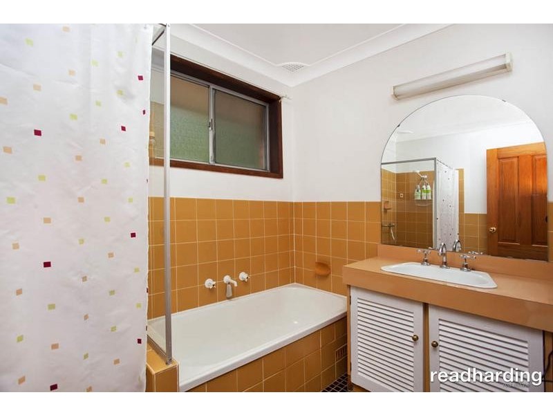 17 Robyn St, Peakhurst Heights NSW 2210
