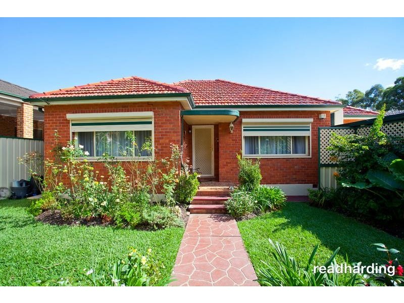 1 Keppel Avenue, Riverwood NSW 2210