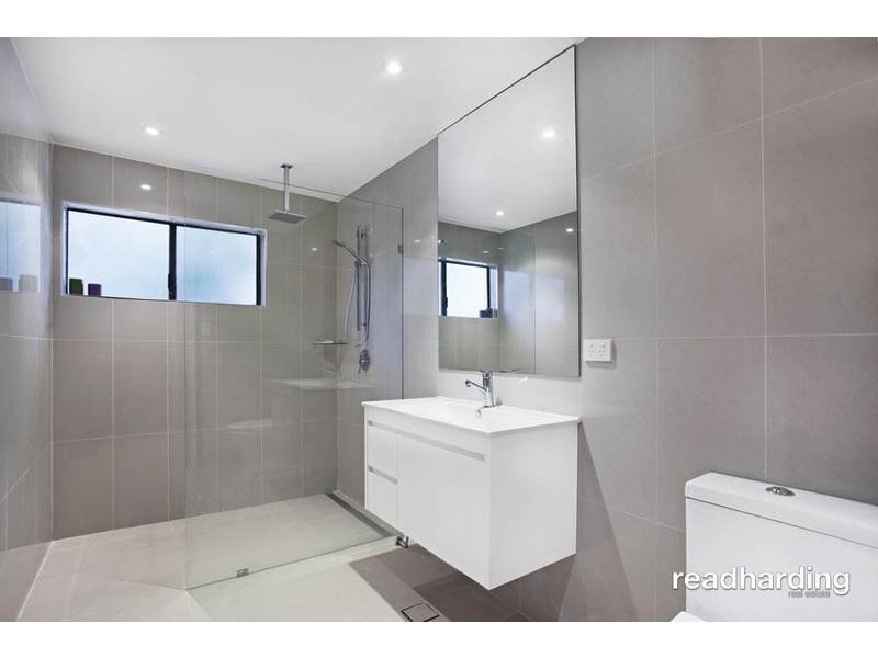 18 Ballanda Avenue, Lugarno NSW 2210