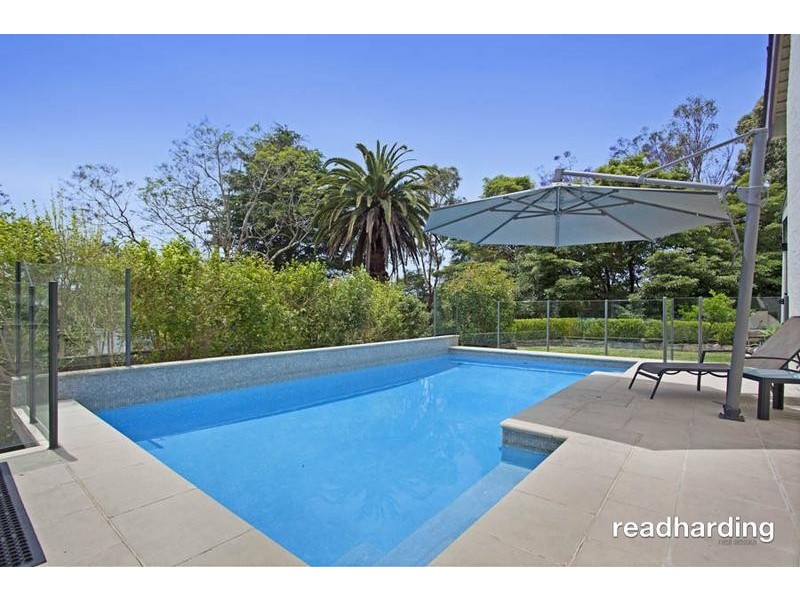 12 Woodcliff Parade, Lugarno NSW 2210