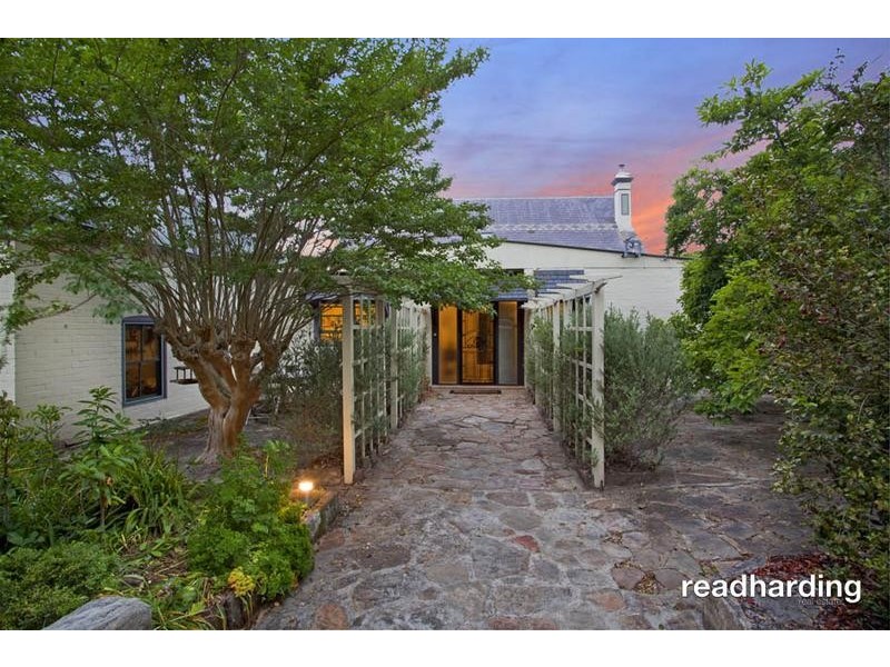 12 Woodcliff Parade, Lugarno NSW 2210