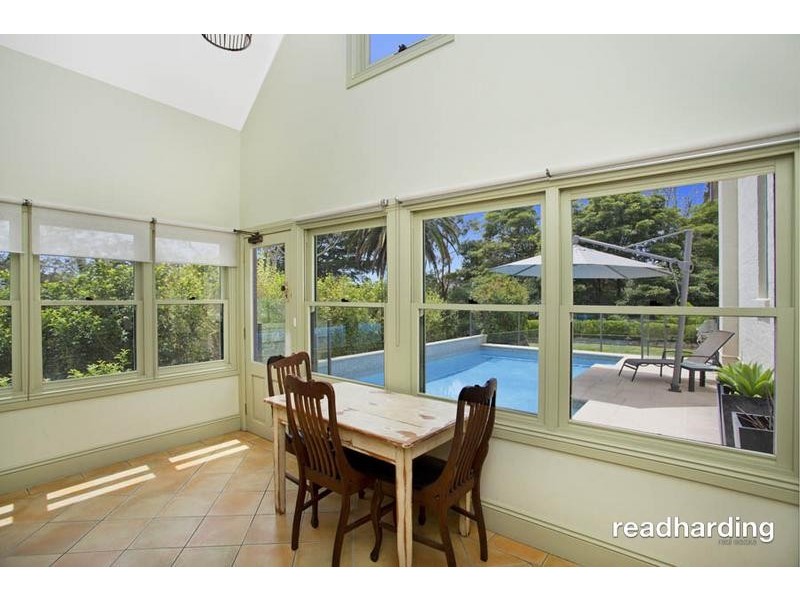 12 Woodcliff Parade, Lugarno NSW 2210