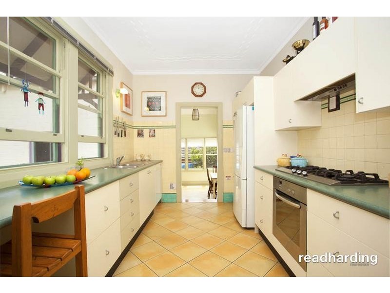 12 Woodcliff Parade, Lugarno NSW 2210