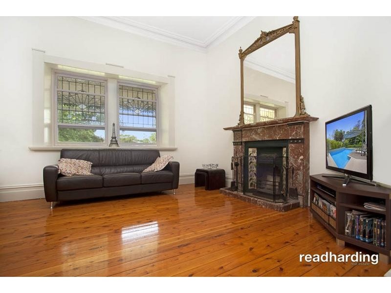 12 Woodcliff Parade, Lugarno NSW 2210