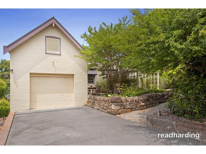 12 Woodcliff Parade, Lugarno NSW 2210